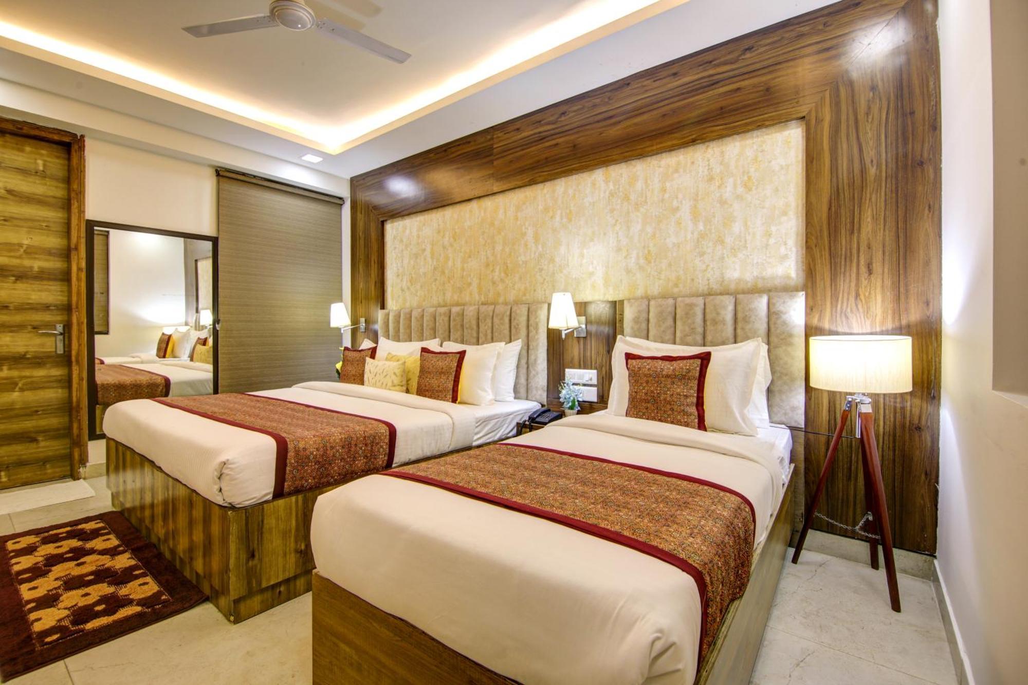 Hotel The Prithvi Near Delhi Airport Нью-Делі Екстер'єр фото