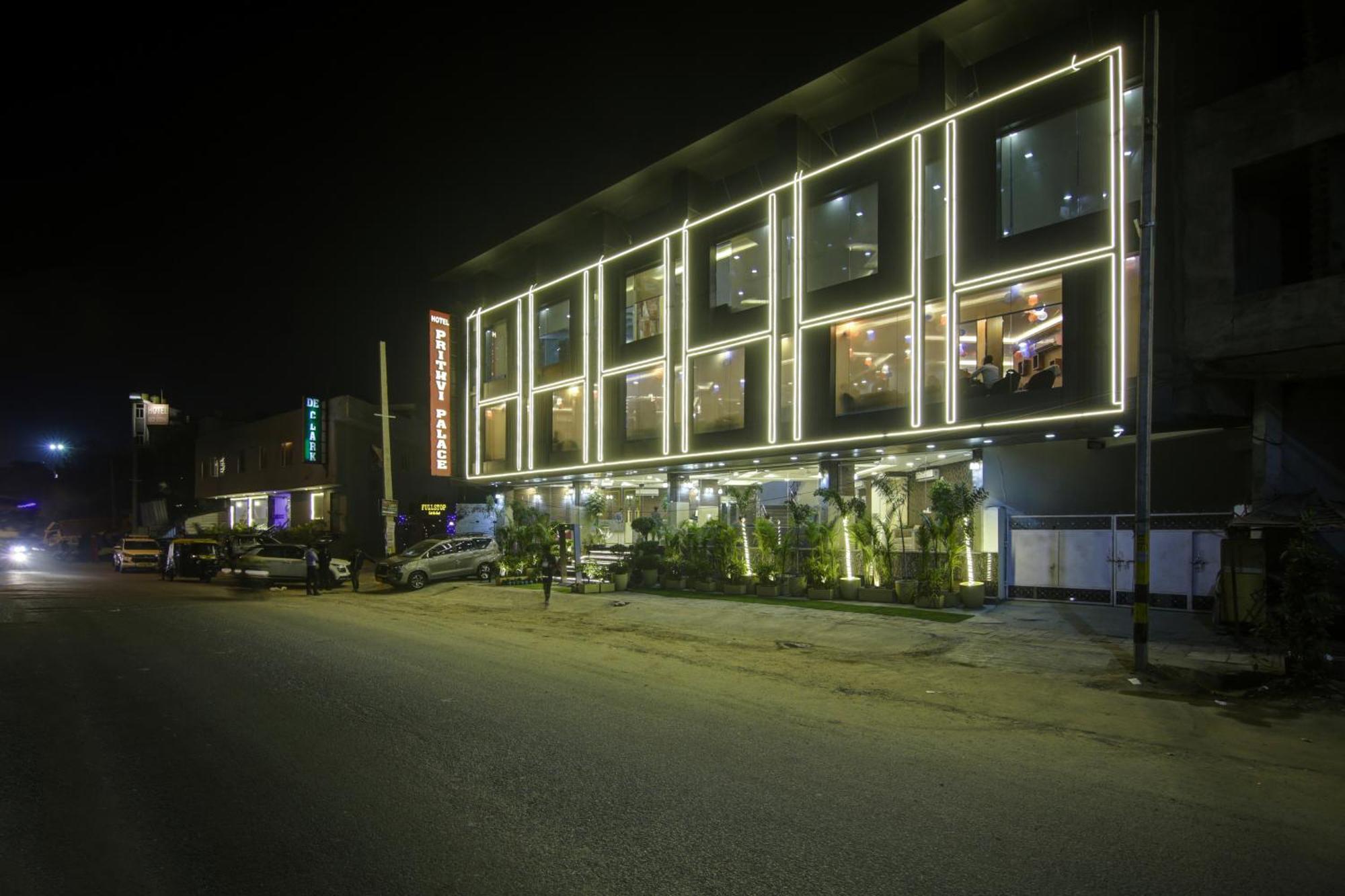 Hotel The Prithvi Near Delhi Airport Нью-Делі Екстер'єр фото