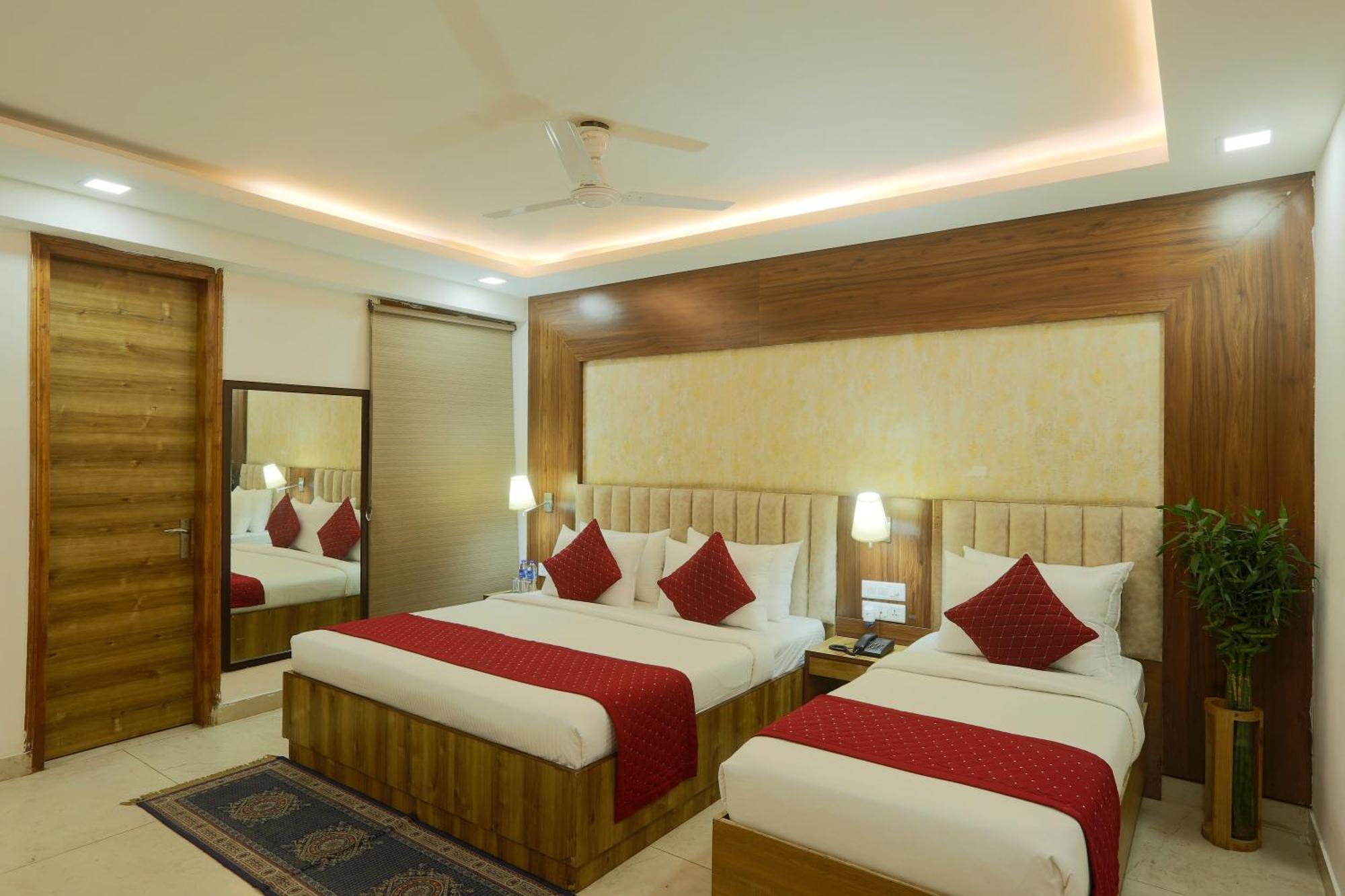 Hotel The Prithvi Near Delhi Airport Нью-Делі Екстер'єр фото